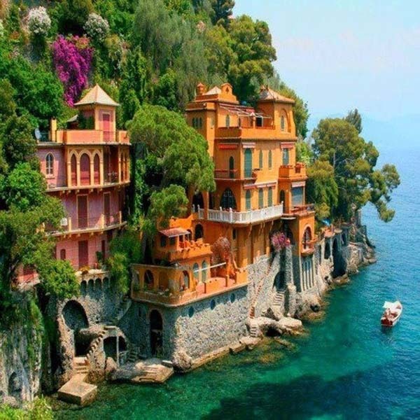 3. Portofino, Italia