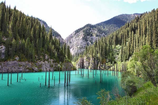 6. Danau Kaindy, Kazakhstan