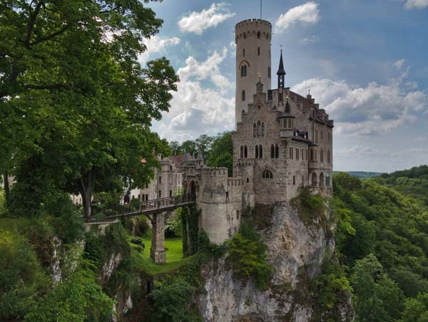 8. Kastil Liechtenstein, Baden-Württemberg, Jerman