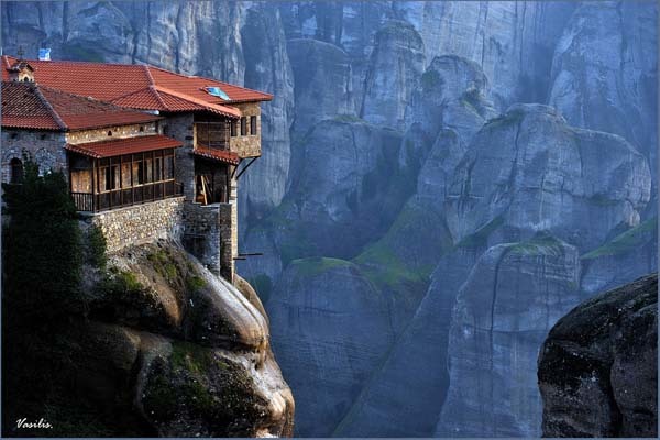 10. Meteora, Yunani