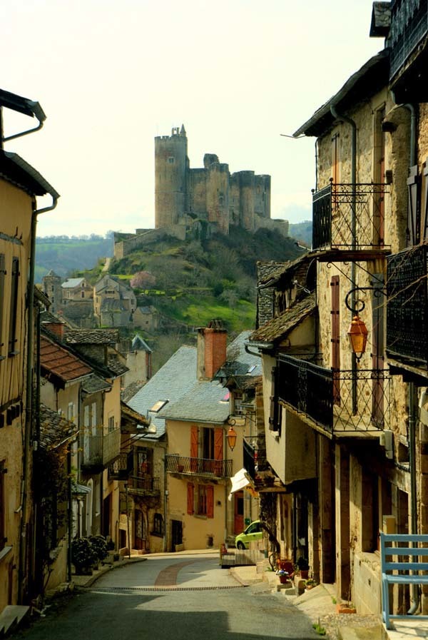 27. Najac di wilayah Midi-Pyrénées, Prancis