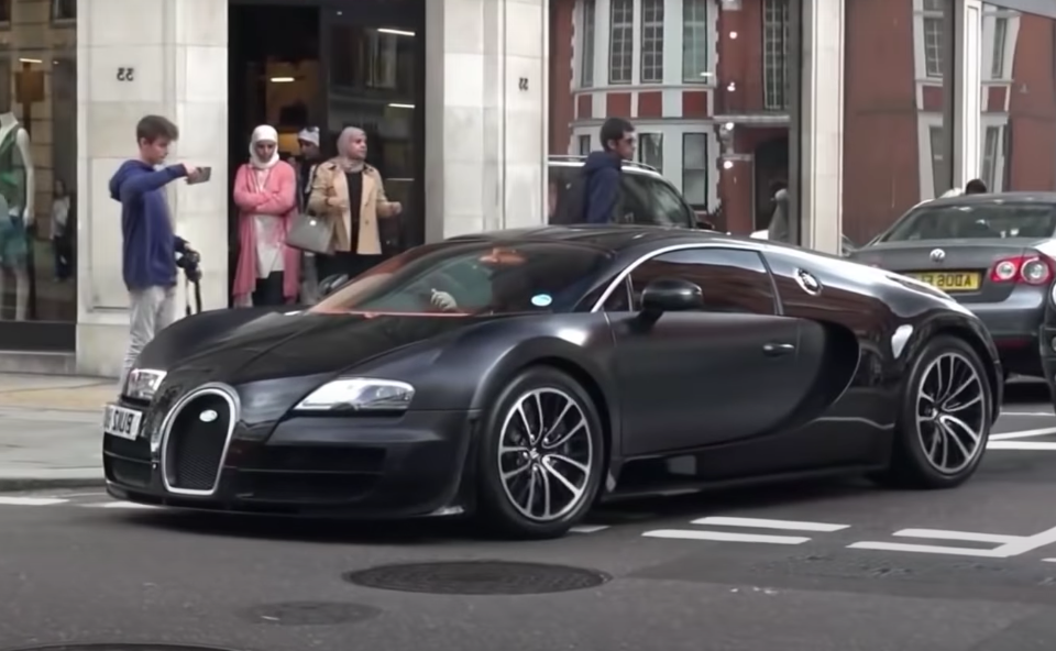 mobil tercepat 2021 Bugatti Veyron Super Sport